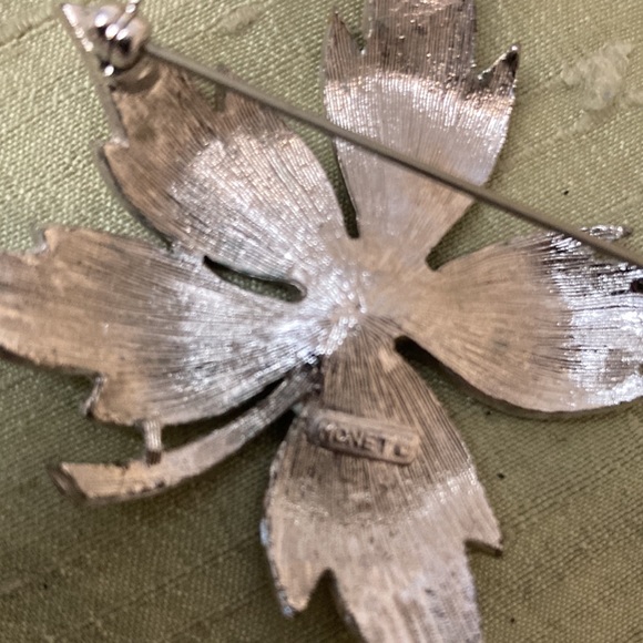 Vintage Monet Brooches - Picture 3 of 6